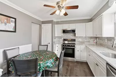 108 Windsor Ct, Hillsborough Township, NJ 08844 - Photo 4