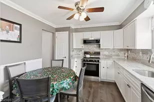 108 Windsor Ct, Hillsborough Township, NJ 08844 - Photo 4