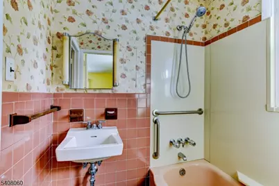 4 Herbert Pl, West Caldwell, NJ 07006 - Photo 16