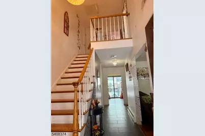 10 Nutmeg Ct, Edison, NJ 08820 - Photo 2