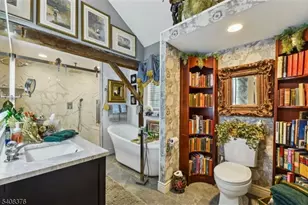 284 W Mill Rd, Washington Township, NJ 07853 - Photo 4