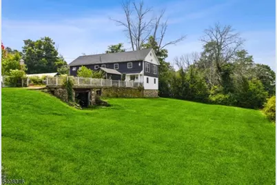 284 W Mill Rd, Washington Township, NJ 07853 - Photo 8