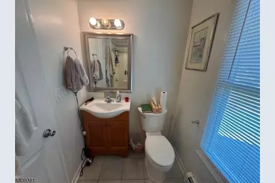 27 Broad St, Flemington, NJ 08822 - Photo 18