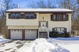 5 Downstream Dr, Mount Olive, NJ 07836 - Photo 1