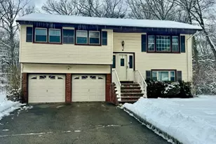 5 Downstream Dr, Mount Olive, NJ 07836 - Photo 2