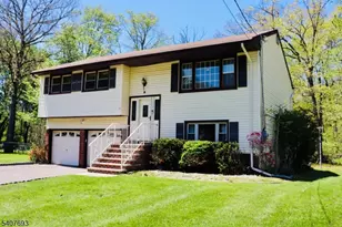 5 Downstream Dr, Mount Olive, NJ 07836 - Photo 2