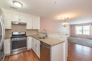 27 Loch Ln, Roxbury Township, NJ 07852 - Photo 4