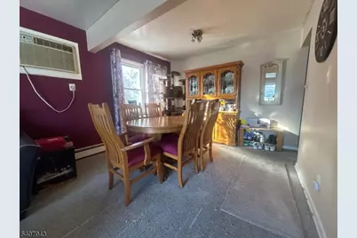 135 Jay Ave, Lyndhurst Township, NJ 07071 - Photo 4