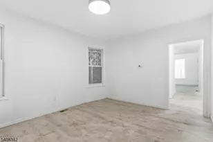 528 S 13th St, Newark, NJ 07103 - Photo 8