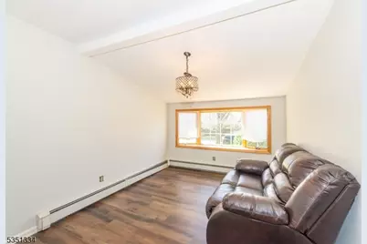 53 Laurel Dr, Wayne, NJ 07470 - Photo 14