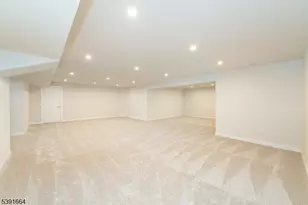 14 Willow Ln, Parsippany, NJ 07054 - Photo 32