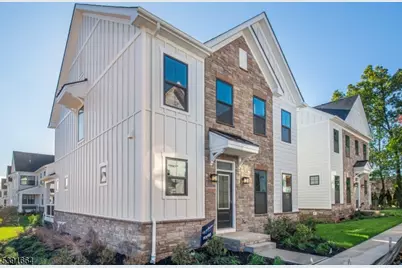 14 Willow Ln, Parsippany, NJ 07054 - Photo 2