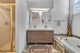 130 Magee Ct, East Brunswick Township, NJ 08816 - Photo 18