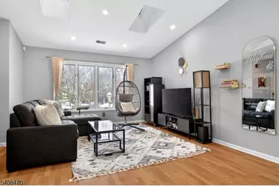 68 Westchester Ter, Clinton Township, NJ 08801 - Photo 4