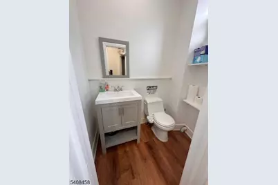 185 N Washington Ave, Bergenfield, NJ 07621 - Photo 14