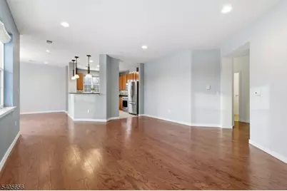 238 Luca Dr #8, Piscataway Township, NJ 08854 - Photo 4