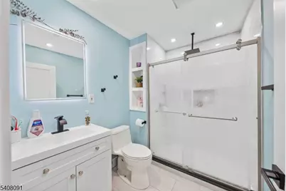 30-32 Barnard Pl, Elizabeth, NJ 07208 - Photo 16