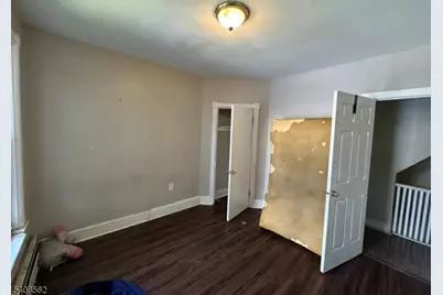 849 Carteret Ave, Trenton, NJ 08618 - Photo 12