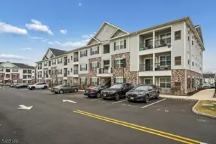 632 Marion Ln, Monroe Township, NJ 08831 - Photo 4