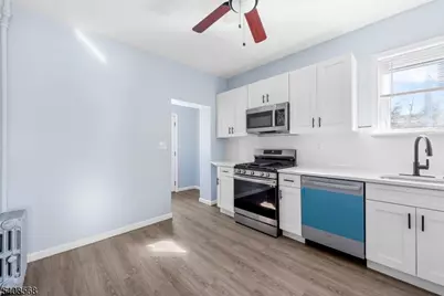 27 Grant St #1, Montclair, NJ 07042 - Photo 6