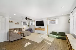 24 Plaza Dr, Hampton Township, NJ 07860 - Photo 10