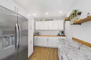 24 Plaza Dr, Hampton Township, NJ 07860 - Photo 4
