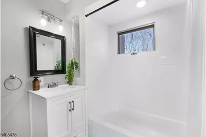 24 Plaza Dr, Hampton Township, NJ 07860 - Photo 12