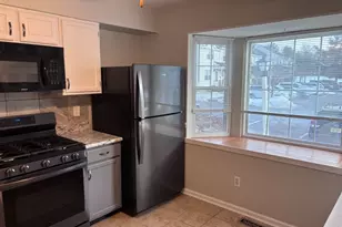 1004 Wetherburn Ct, Raritan Township, NJ 08822 - Photo 4