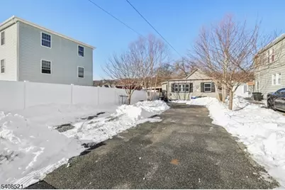 631 Valley St, Orange, NJ 07050 - Photo 2