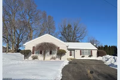 813 Culkin St, Phillipsburg, NJ 08865 - Photo 1