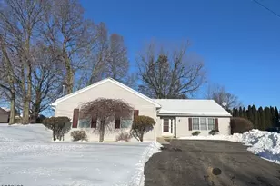 813 Culkin St, Phillipsburg, NJ 08865 - Photo 1