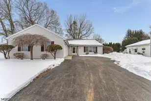 813 Culkin St, Phillipsburg, NJ 08865 - Photo 4