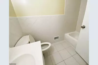 94 Palm St #1, Newark, NJ 07106 - Photo 8