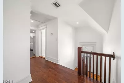 4 Francis Pl #2, Montclair, NJ 07042 - Photo 2