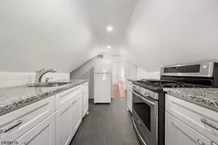 4 Francis Pl, Montclair, NJ 07042 - Photo 4