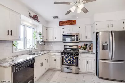 399 Martin Rd, Union Township, NJ 07083 - Photo 4