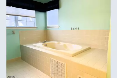 1802 Scarlett Dr, Washington Township, NJ 07840 - Photo 18