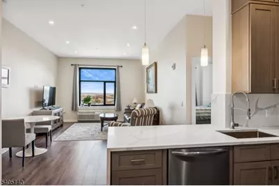 1 Carriage City Plz #1707, Rahway, NJ 07065 - Photo 2