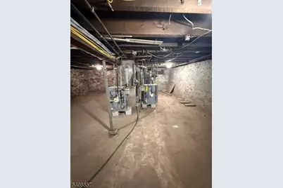 586 N 11th St, Newark, NJ 07107 - Photo 32