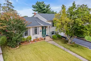 18 Mountainview Dr, Clifton, NJ 07013 - Photo 2