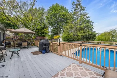 18 Mountainview Dr, Clifton, NJ 07013 - Photo 2