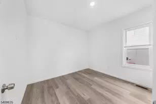 811 Jackson Ave, Linden, NJ 07036 - Photo 14