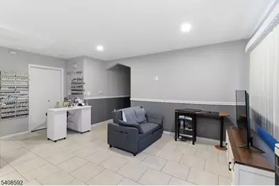 433 Chase Ave, Lyndhurst Township, NJ 07071 - Photo 14