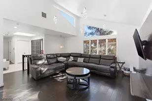 433 Chase Ave, Lyndhurst Township, NJ 07071 - Photo 6