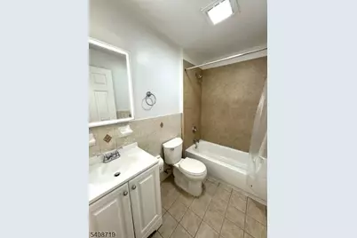 40-42 Hinsdale Pl, Newark, NJ 07104 - Photo 8