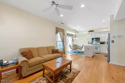 136 Crestview Ln, Mount Arlington, NJ 07856 - Photo 8