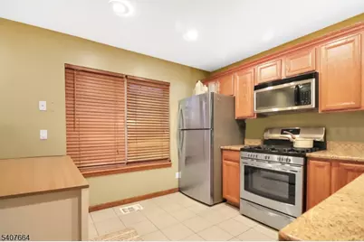 140 Lawrence St, New Brunswick, NJ 08901 - Photo 2