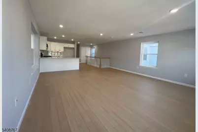 27 Isabella Ave 2nd Fl #2, Newark, NJ 07106 - Photo 8