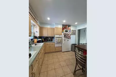 211 E 10th Ave, Roselle, NJ 07203 - Photo 8