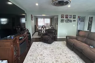 211 E 10th Ave, Roselle, NJ 07203 - Photo 6